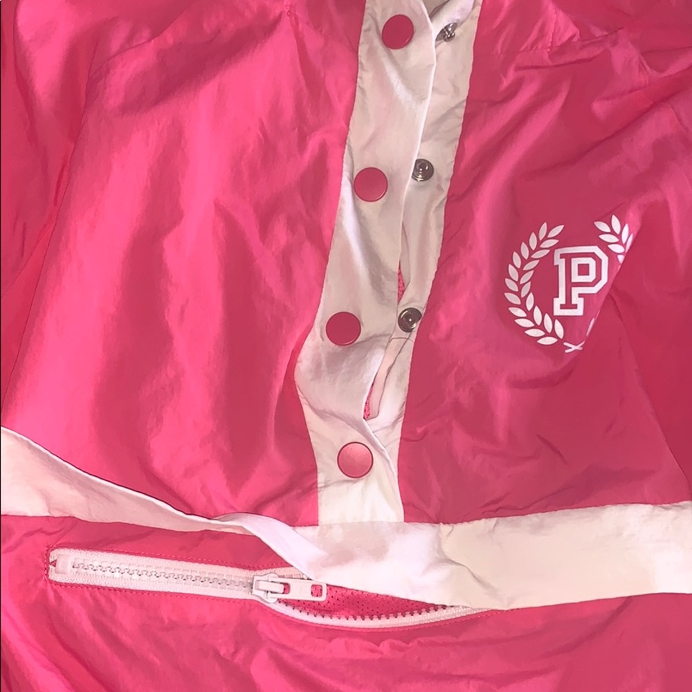 Woman’s jackets - Picture 2 of 10